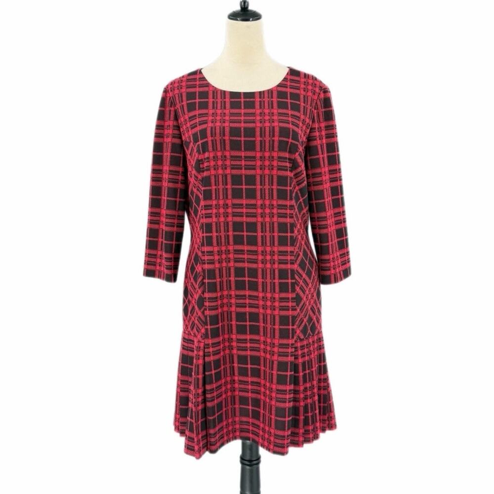 Tahari Black Red Plaid Pleated Classic Preppy Academia Polished Festive Dress